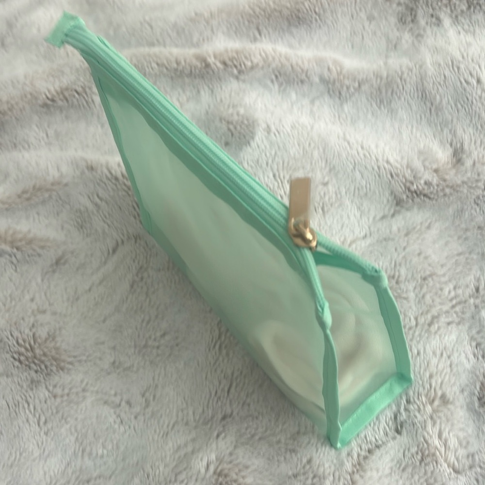 New Biossance eye cream and bag - Picture 6 of 8
